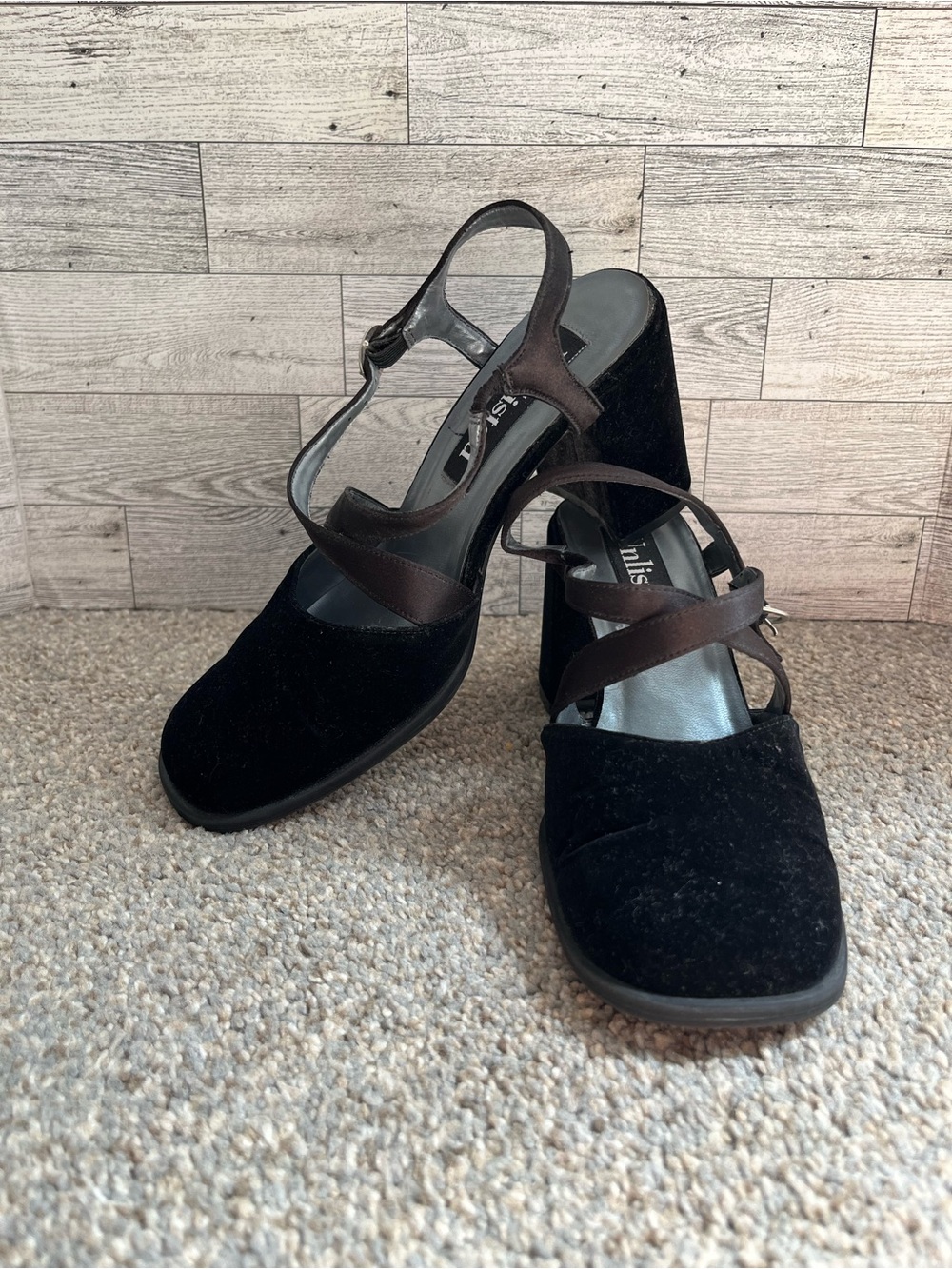 Vintage Y2K Black Velvet Chunky Heels (7)
